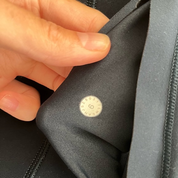 Lululemon In Movement Crop - Picture 7 of 8